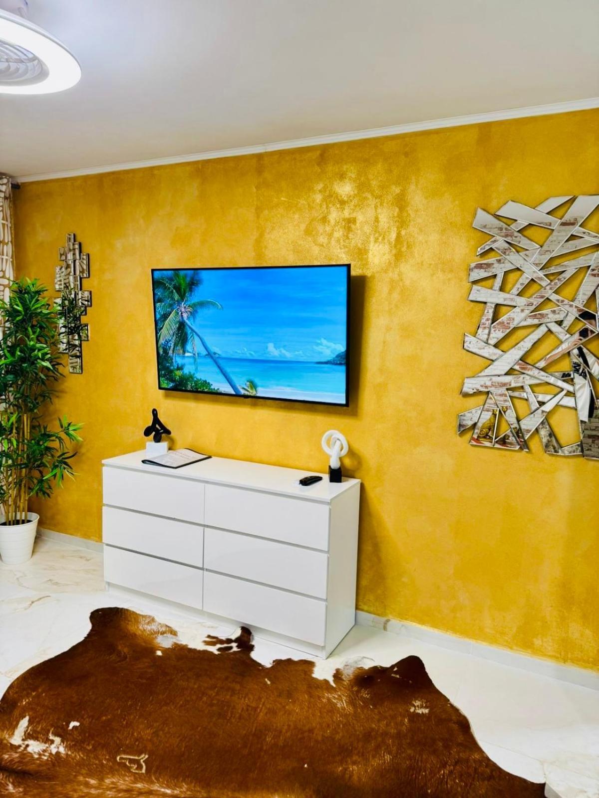 Apartment With Terrace And Pool, Los Cristianos Лос Кристианос Экстерьер фото