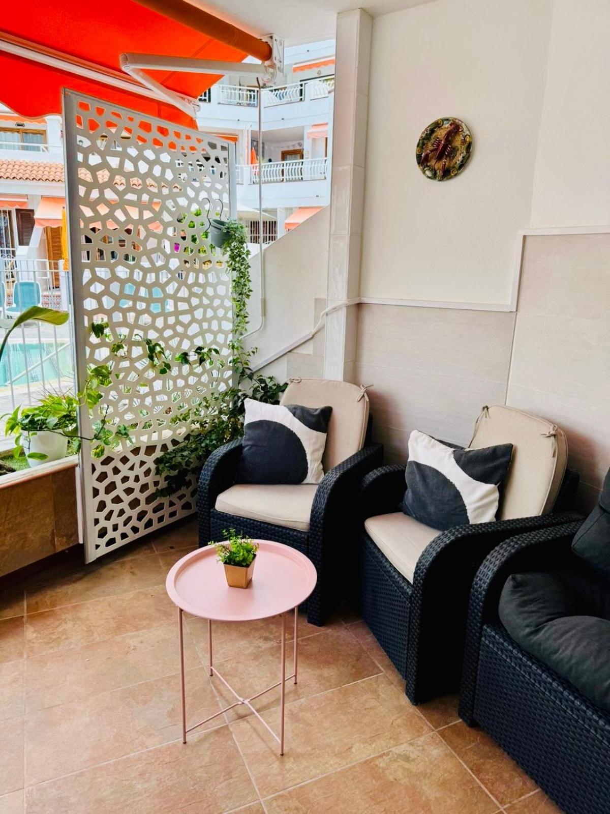 Apartment With Terrace And Pool, Los Cristianos Лос Кристианос Экстерьер фото