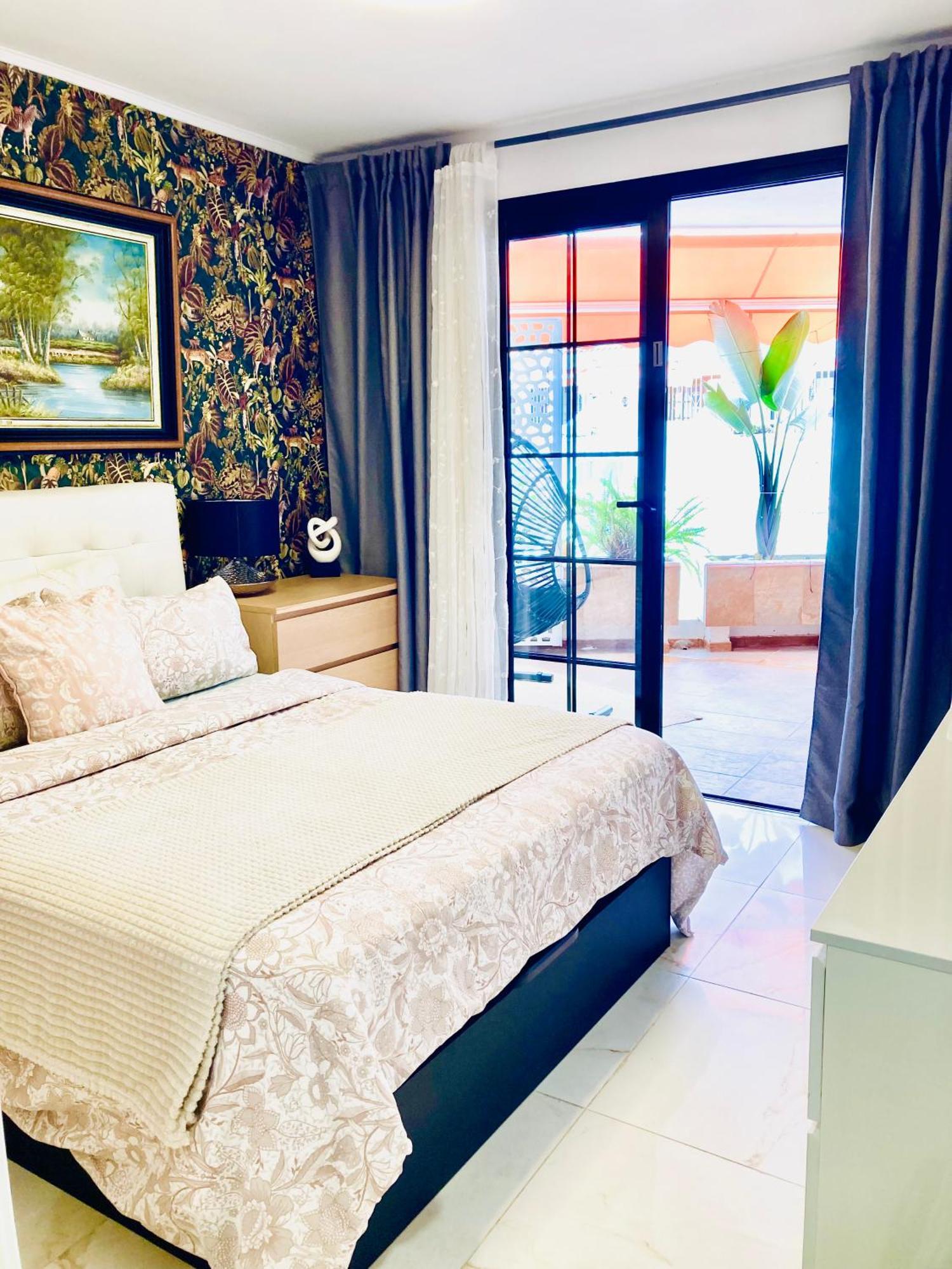 Apartment With Terrace And Pool, Los Cristianos Лос Кристианос Экстерьер фото